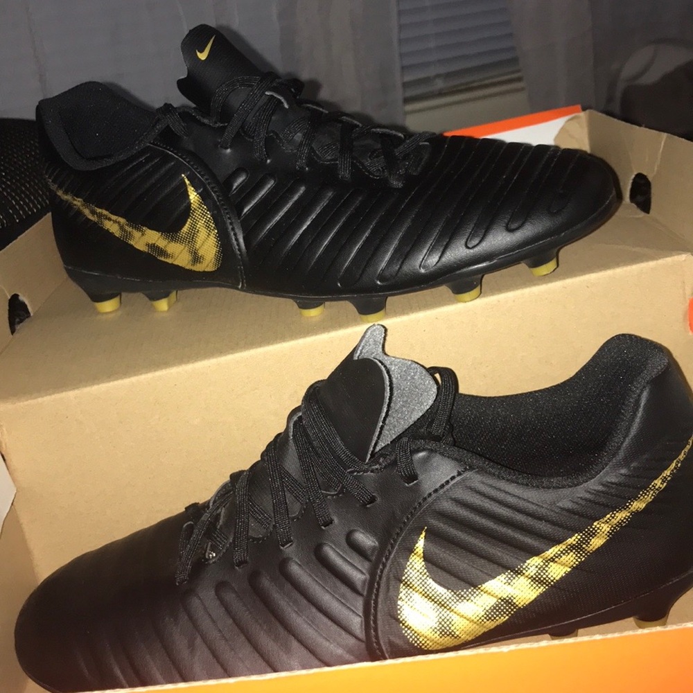 Soccer cleats